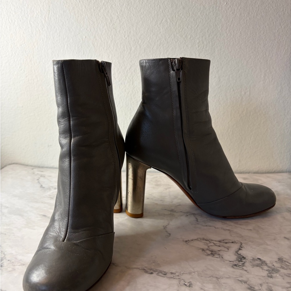 Celine Gray Leather Boots comfortable fit for any occasion - Picture 11 of 15